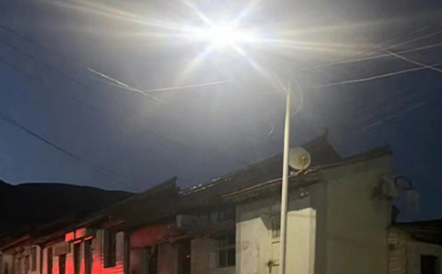 农村院子里最适合的普兰太阳能路灯亮度与安装要点