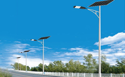 农村道路装普兰太阳能路灯选多大瓦数实测