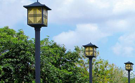 太阳能普兰庭院灯怎么选亮度与续航更耐用